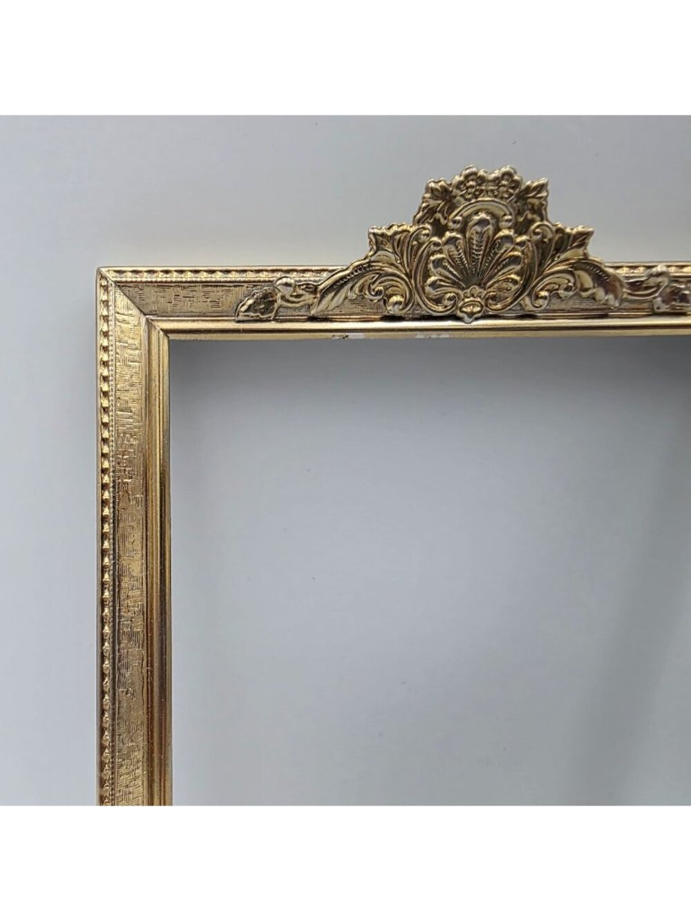 Ornate Gold Tone Metal Picture Frame Decorative End Detail Vintage 4.5"x6"